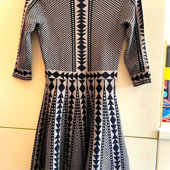 Nina Leonard Sweater Dress, Medium, Geometric, Fit & Flare, 3/4 Sleeves - Picture 2 of 8